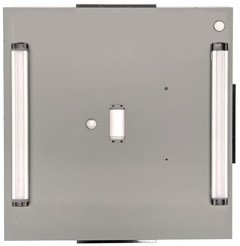 أضواء على جدار داخلي