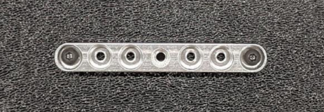 Support de téléphone sur servomoteur avec vis