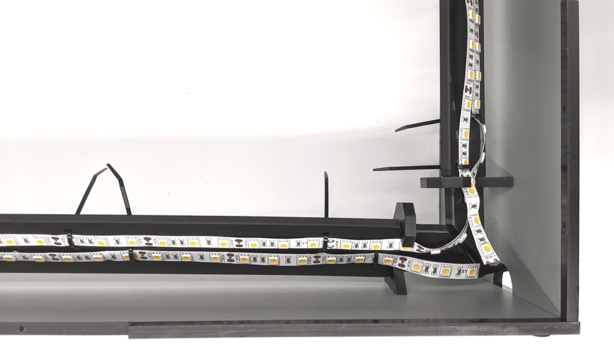 Bande lumineuse à LED enroulée autour des déflecteurs